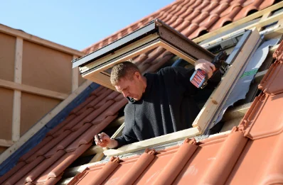 Pose de fenêtres de toit Velux à Charmé
